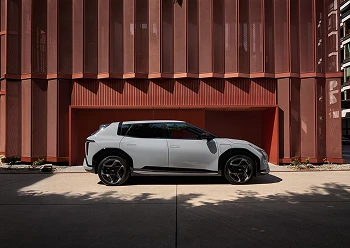 Sleek and dynamic in profile